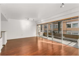 Photo #4: 21056374 Listing