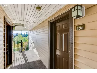 Photo #2: 21057548 Listing