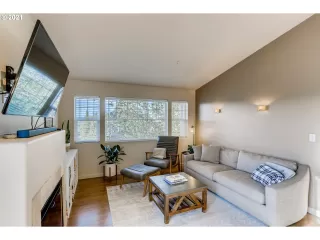 Photo #4: 21057548 Listing