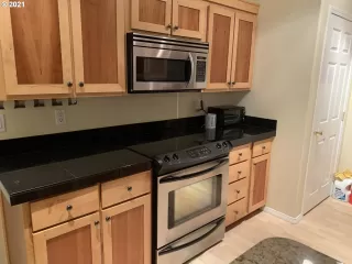 Photo #4: 21057695 Listing