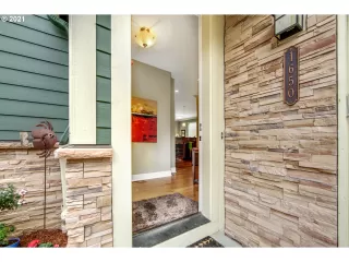 Photo #1: 21057754 Listing