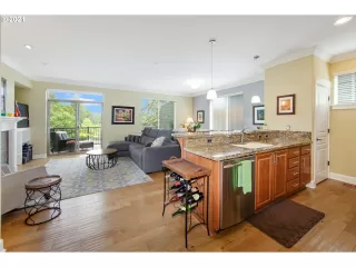Photo #3: 21057754 Listing