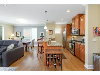 Photo #4: 21057754 Listing