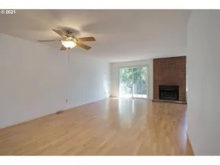 Photo #3: 21058060 Listing