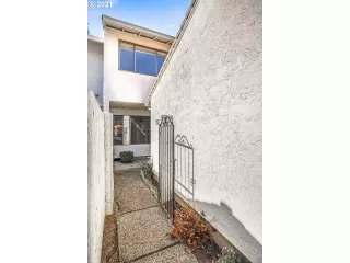 Photo #2: 21058502 Listing