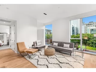 Photo #2: 21059338 Listing