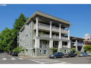 More Details about MLS # 21059449 : 2387 NW NORTHRUP ST 7