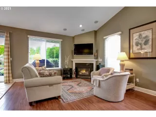 Photo #2: 21059578 Listing