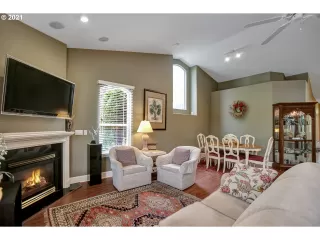 Photo #3: 21059578 Listing