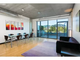 Photo #2: 21060253 Listing 