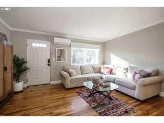 Photo #5: 21060624 Listing