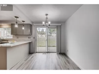 Photo #3: 21061472 Listing