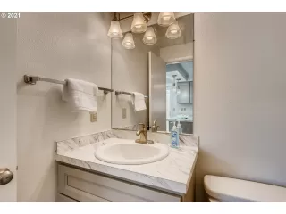 Photo #6: 21061472 Listing