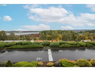 Photo #6: 21061731 Listing