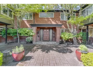 Photo #1: 21061780 Listing