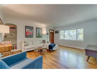 Photo #5: 21061780 Listing