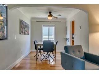 Photo #6: 21061780 Listing