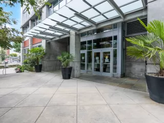 Photo #2: 21062108 Listing