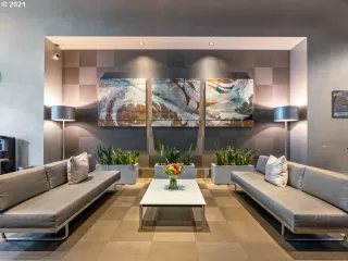 Photo #4: 21062108 Listing