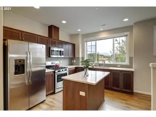Photo #5: 21062685 Listing 