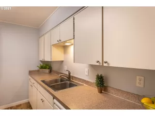 Photo #6: 21063640 Listing