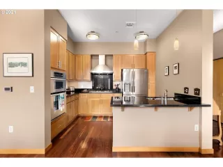 Photo #2: 21063792 Listing