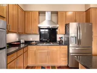 Photo #4: 21063792 Listing