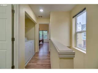 Photo #4: 21064035 Listing