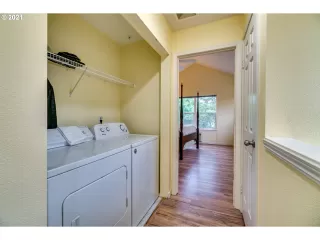 Photo #6: 21064035 Listing