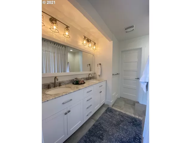 MLS: 21064195 Condo For Sale