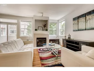 Photo #5: 21064398 Listing 