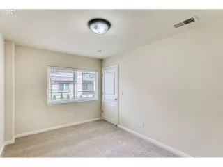 Photo #3: 21064471 Listing