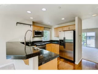 Photo #5: 21064471 Listing