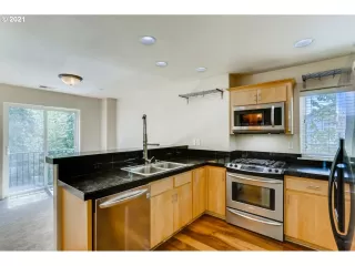 Photo #6: 21064471 Listing