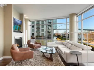 Photo #2: 21064975 Listing