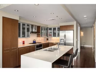 Photo #3: 21064975 Listing