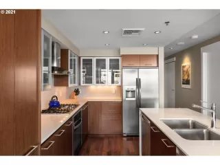 Photo #4: 21064975 Listing