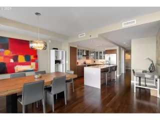 Photo #6: 21064975 Listing