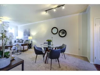 Photo #4: 21065201 Listing