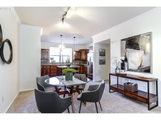 Photo #6: 21065201 Listing