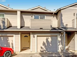 More Details about MLS # 21065700 : 8819 SE ELLIS ST 3