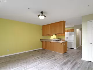 Photo #2: 21065700 Listing 