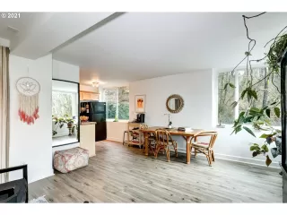 Photo #1: 21065995 Listing 