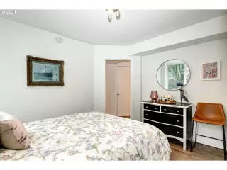 Photo #3: 21065995 Listing 