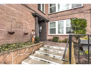 Photo #5: 21065995 Listing 