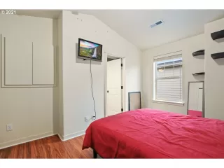 Photo #5: 21066666 Listing 