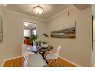 Photo #5: 21066811 Listing