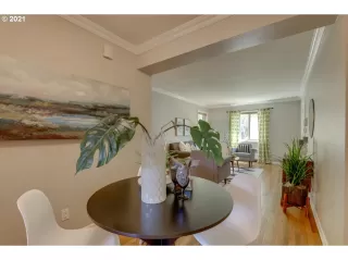 Photo #6: 21066811 Listing