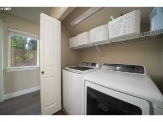 Photo #5: 21066936 Listing