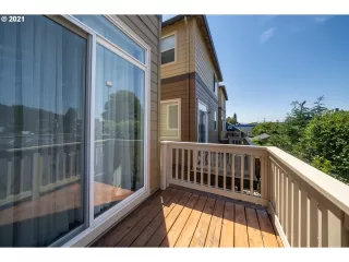 Photo #6: 21066936 Listing